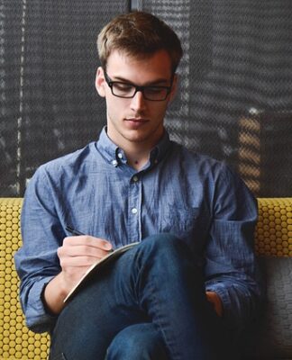 Na czym polega zawód ekonomisty? Na czym polega zawód ekonomisty?